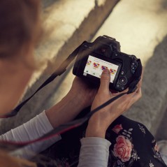 Canon EOS 250D 24.1MP Black Digital Camera - Capture Stunning Moments with Superior Quality!